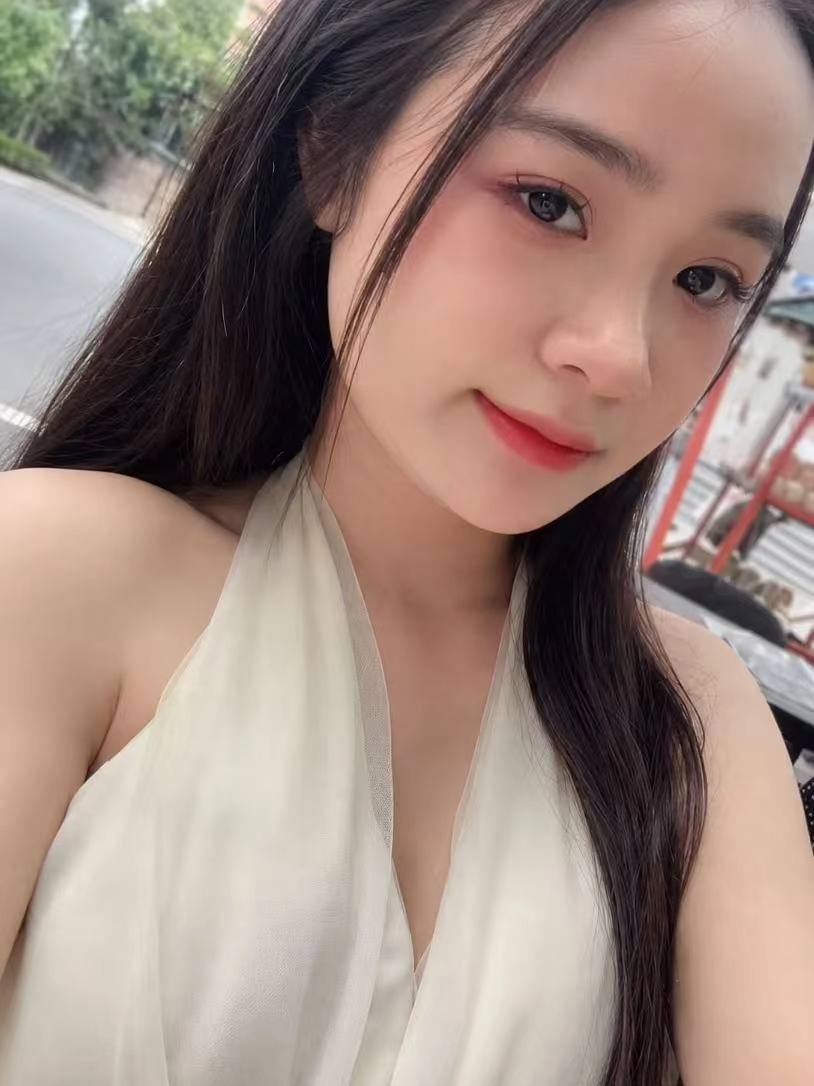 黄莺河内个人照片3