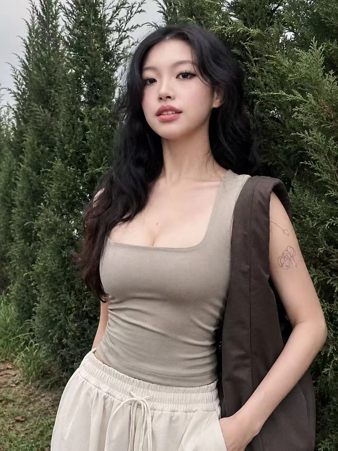 小燕胡志明个人照片2