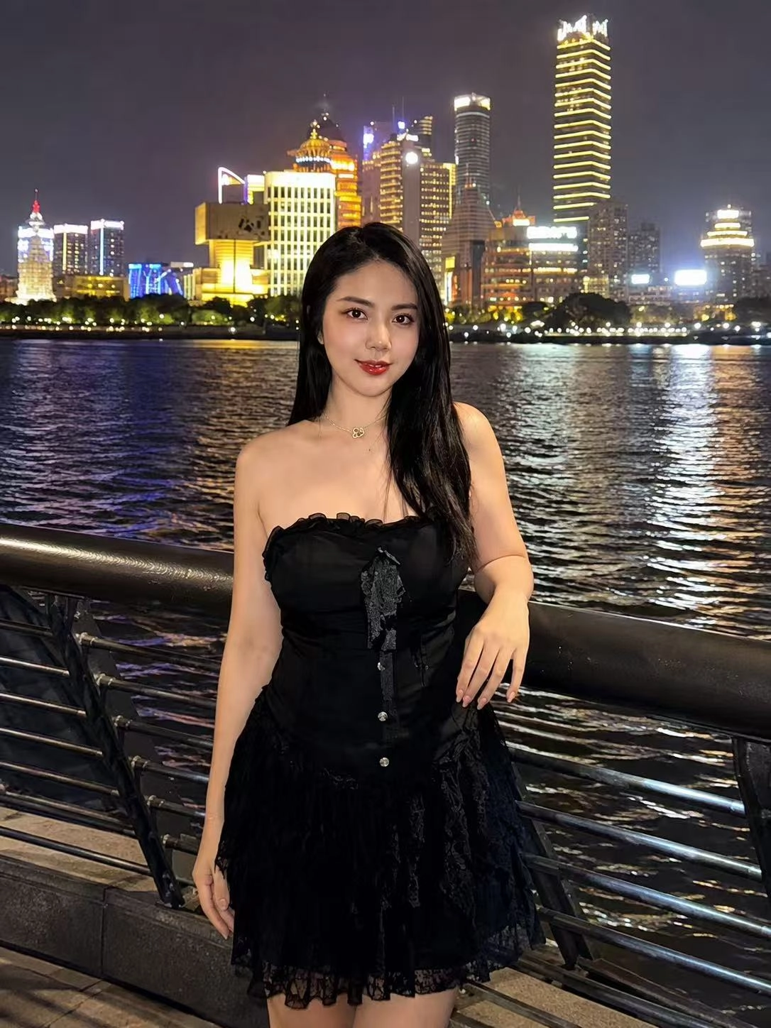 秀英胡志明个人照片1
