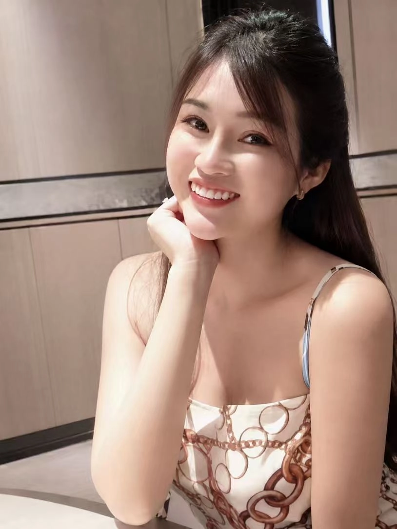Alice胡志明个人照片5