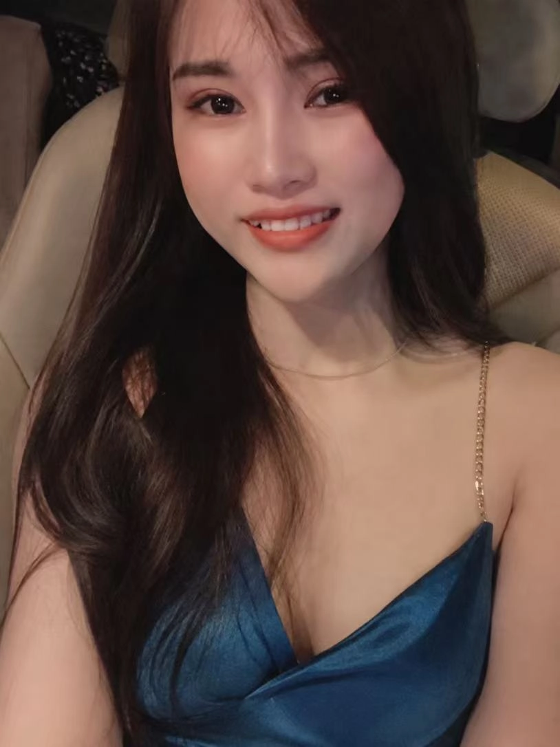 Alice胡志明个人照片3