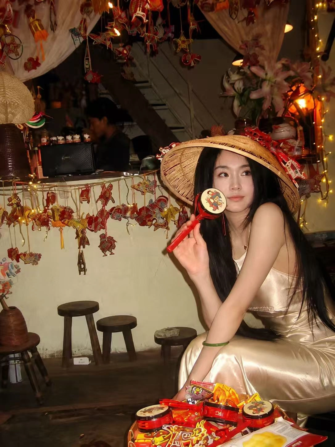 金银胡志明个人照片1