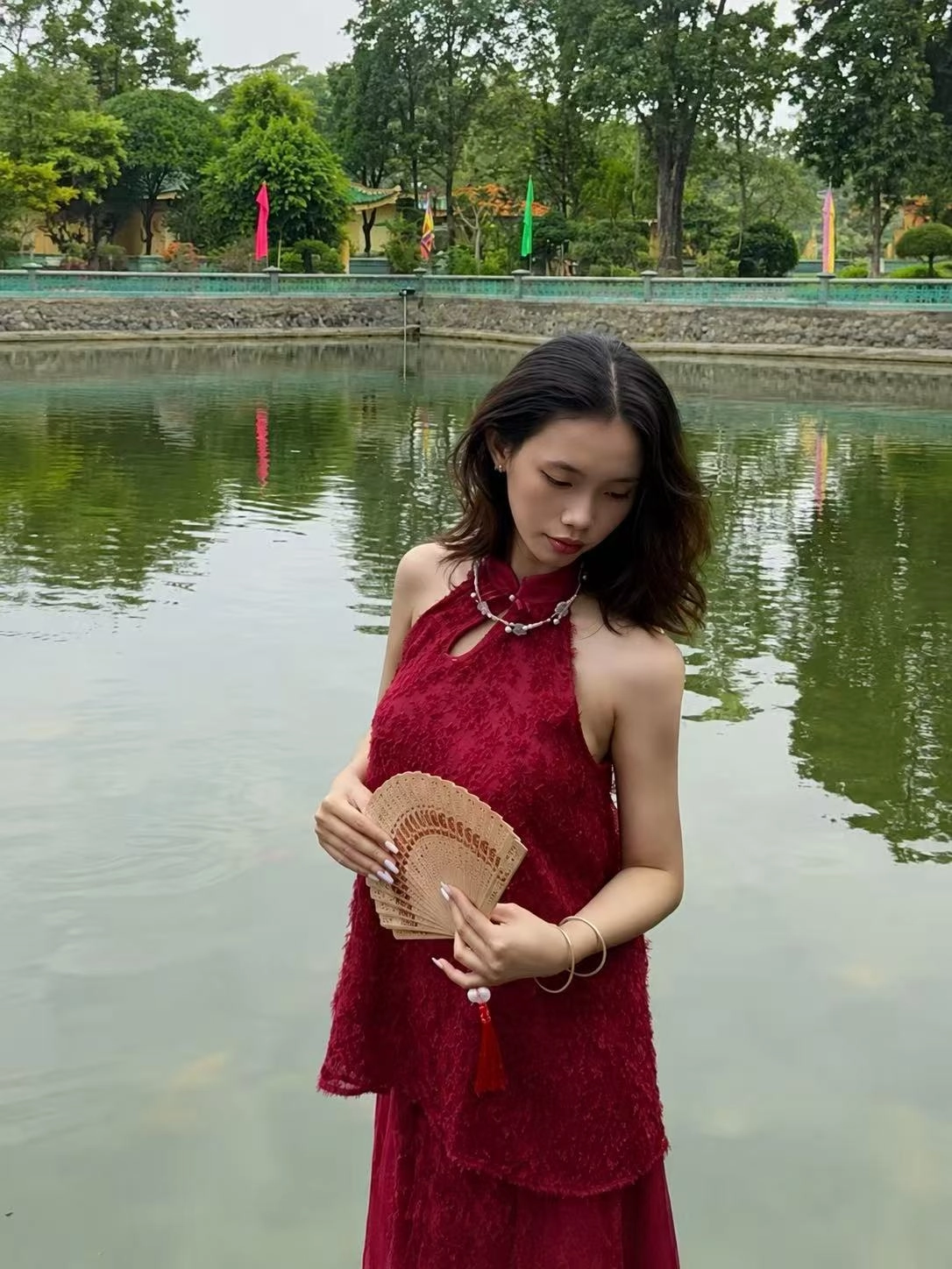 芳儿胡志明个人照片3