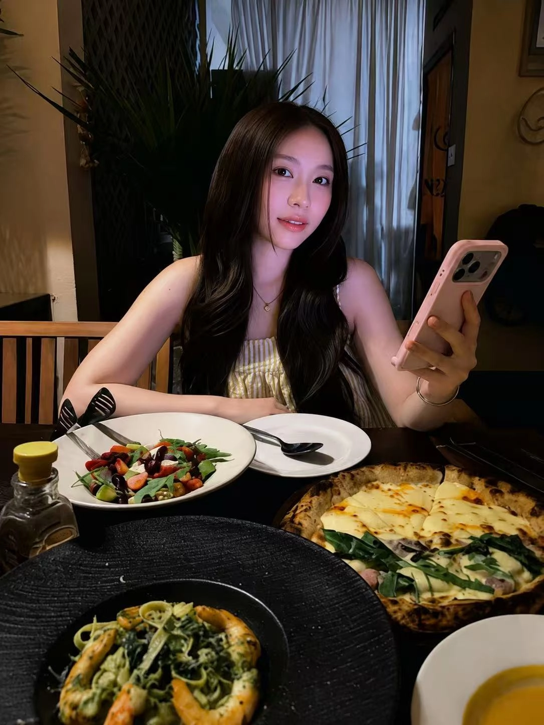 小伊胡志明个人照片2