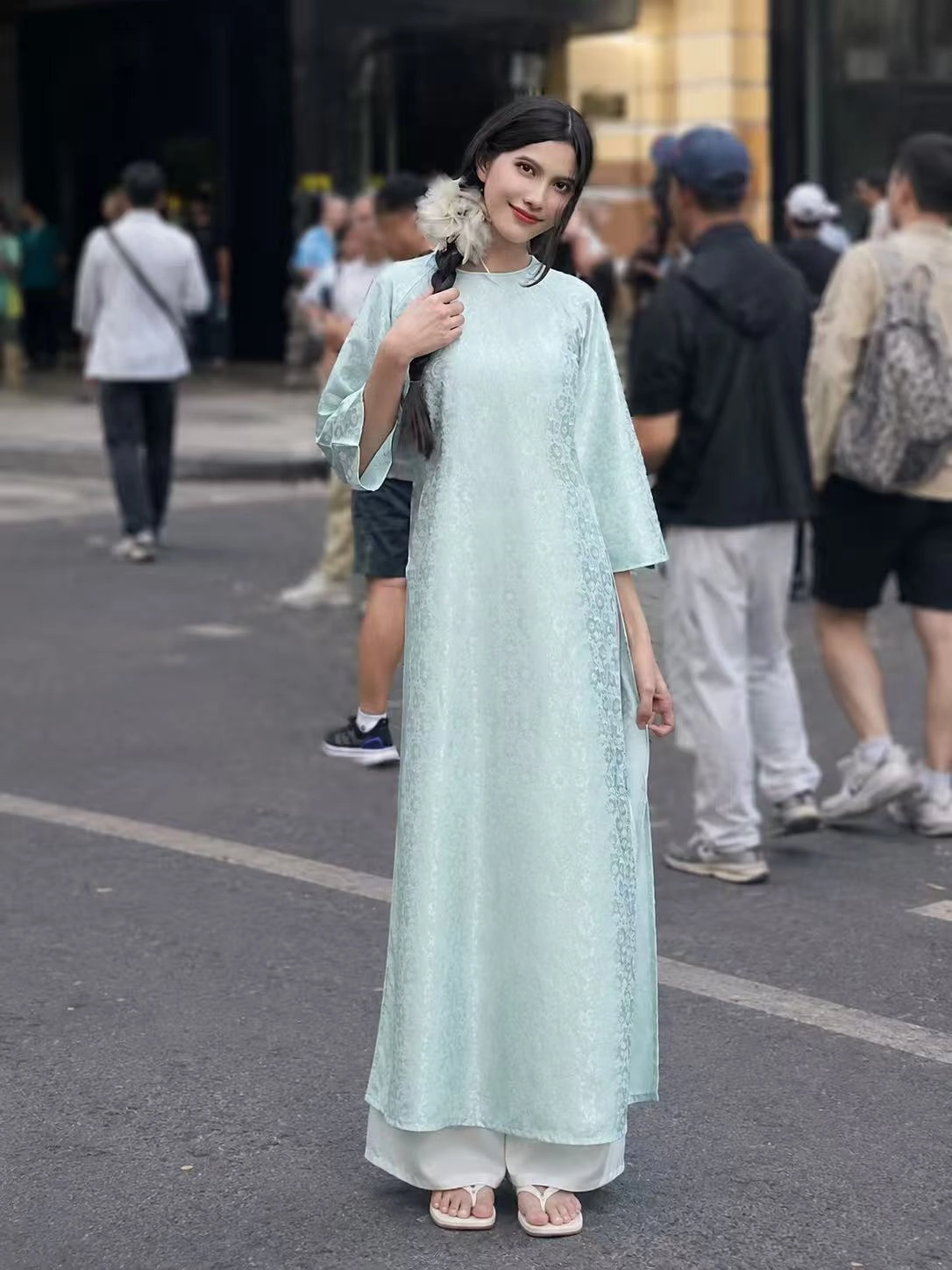 如琼胡志明个人照片2