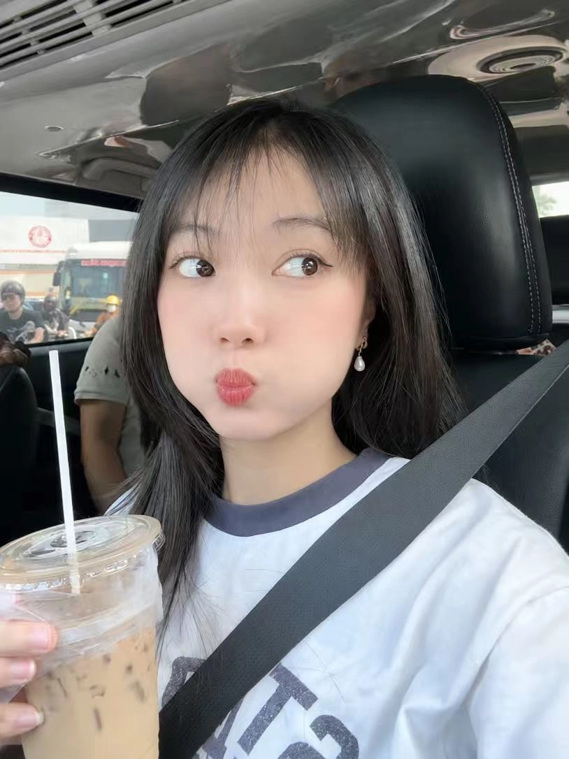 庆玲胡志明个人照片3