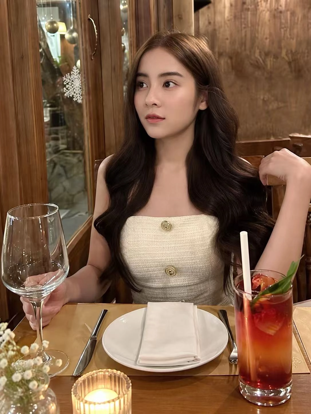 Lily胡志明个人照片4