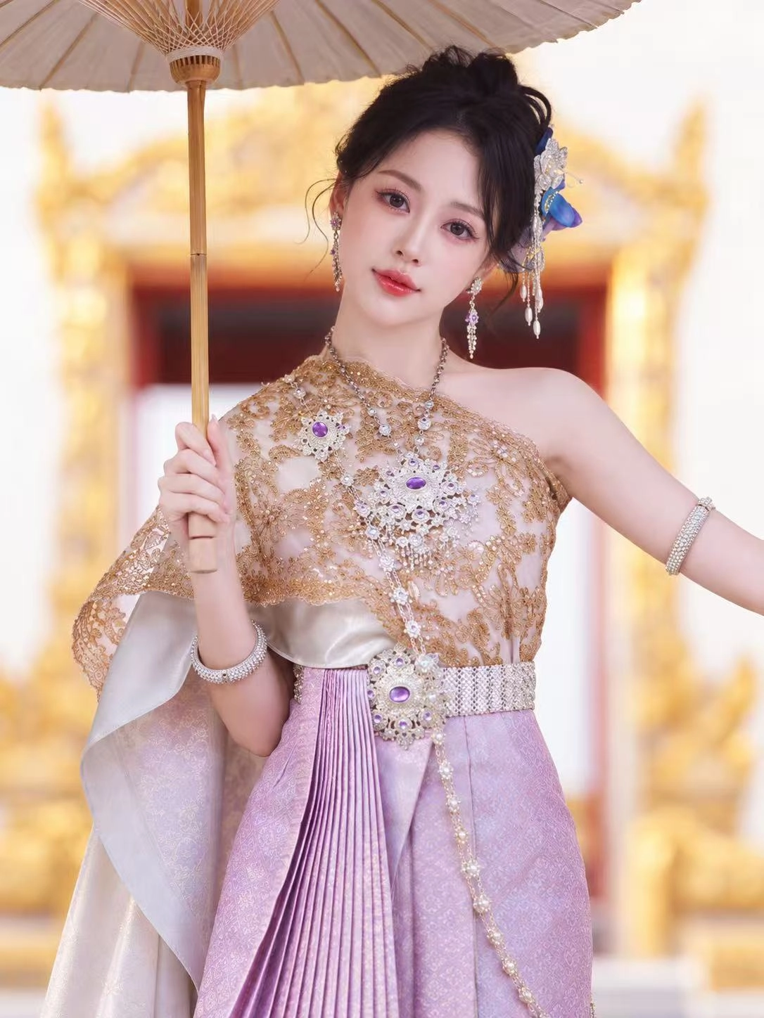 芳草胡志明个人照片2