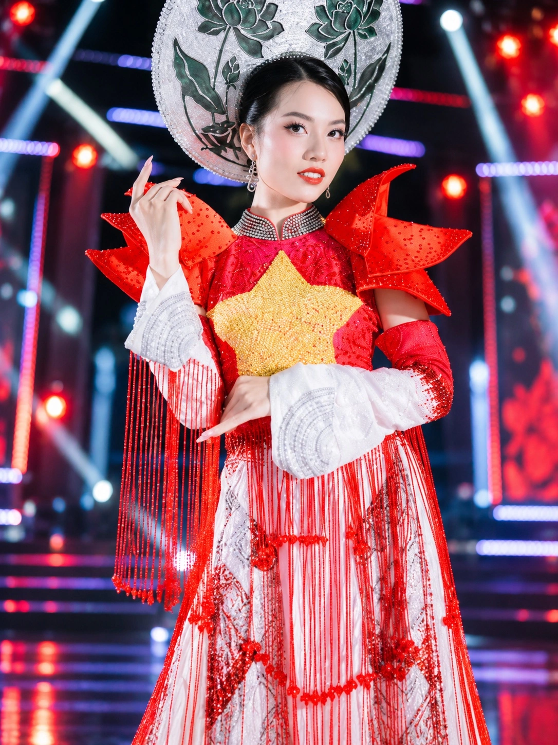 陈燕玲胡志明个人照片1
